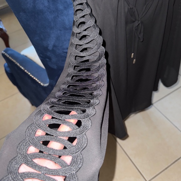 Zac and Rachel blouse - Picture 3 of 3